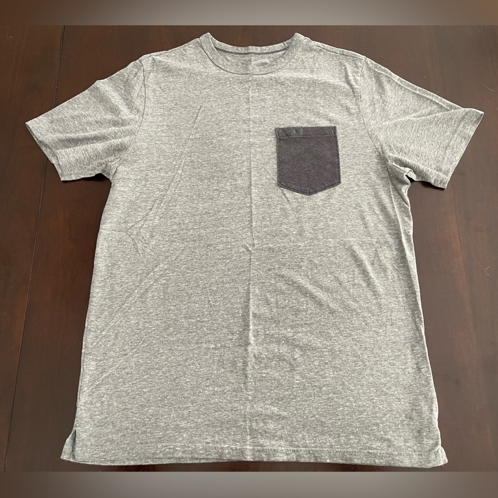 Men’s Under Armour T-shirt, size M